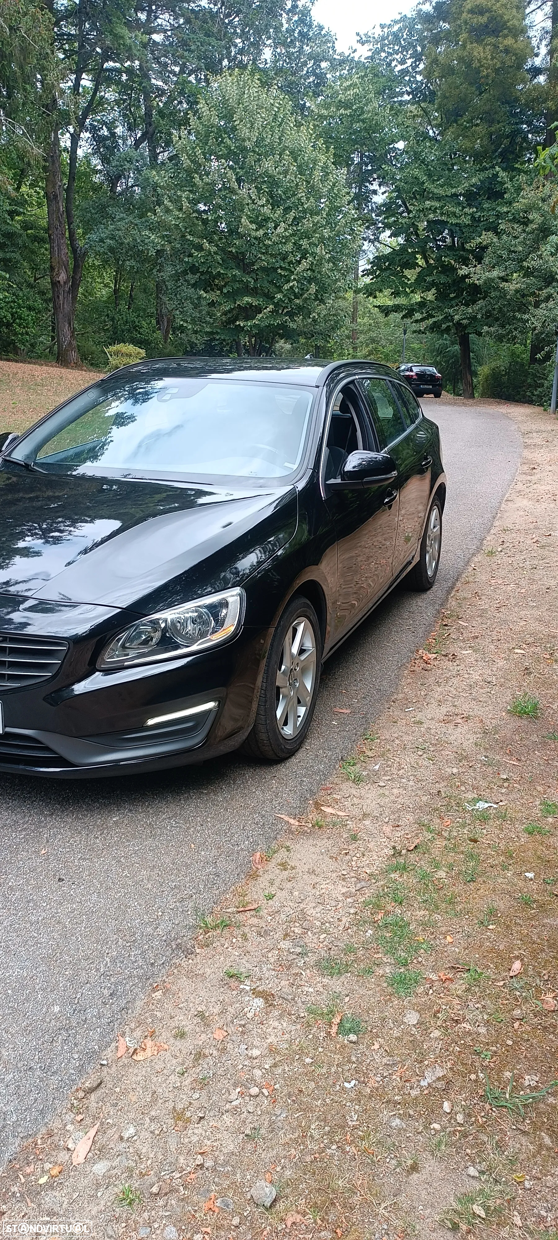 Volvo V60 1.6 D2 Drive Momentum Powershift Start/Stop - 2