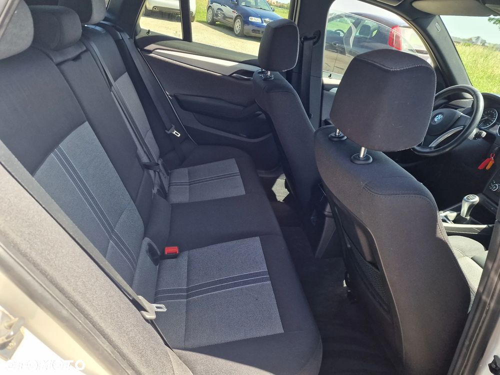 BMW X1 sDrive18d xLine - 24