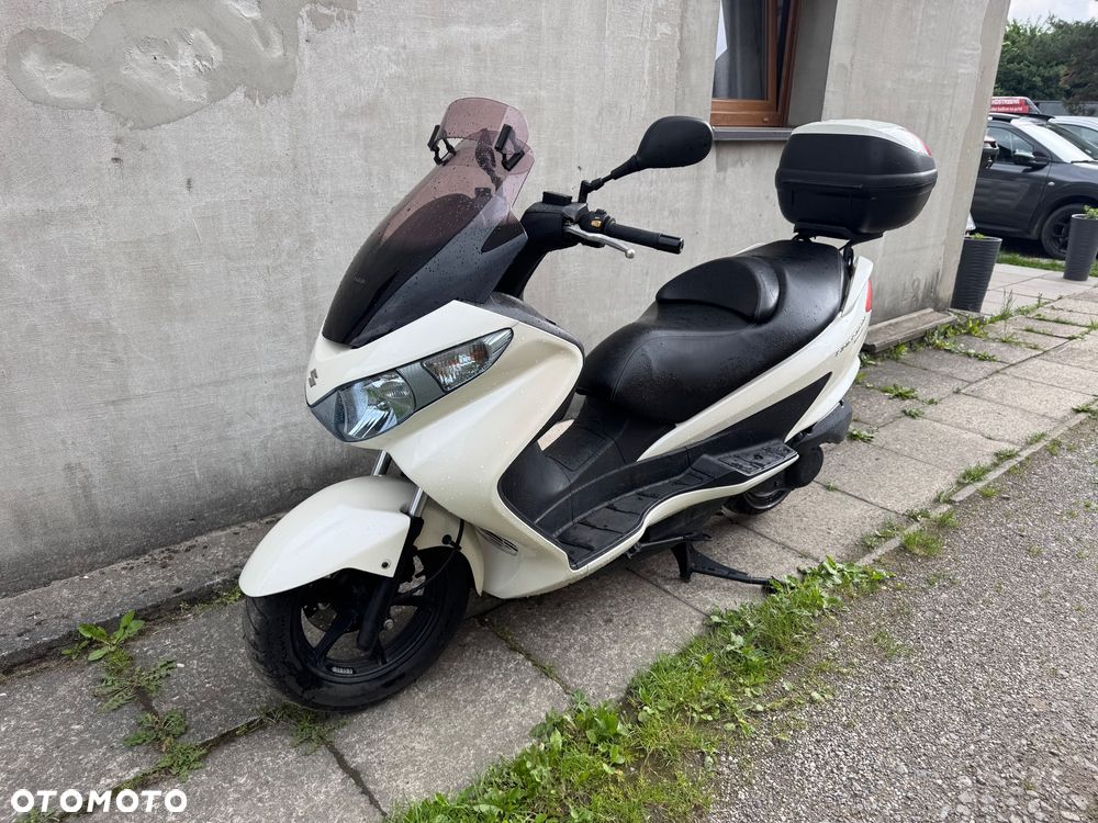 Suzuki Burgman - 12