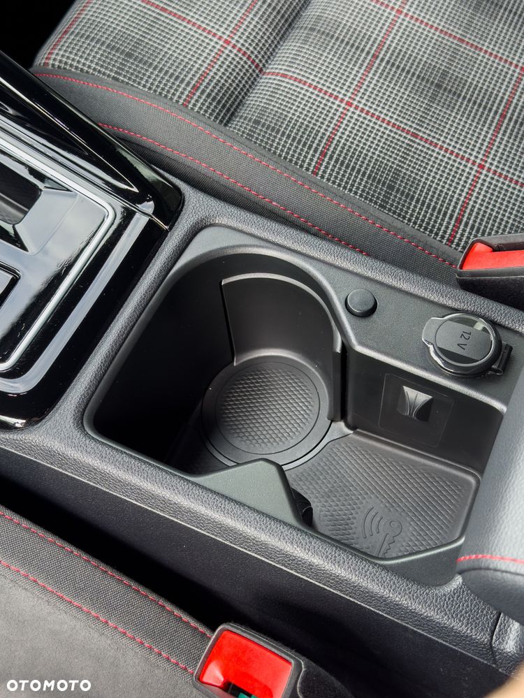 Volkswagen Golf VIII 2.0 TSI GTI DSG - 17