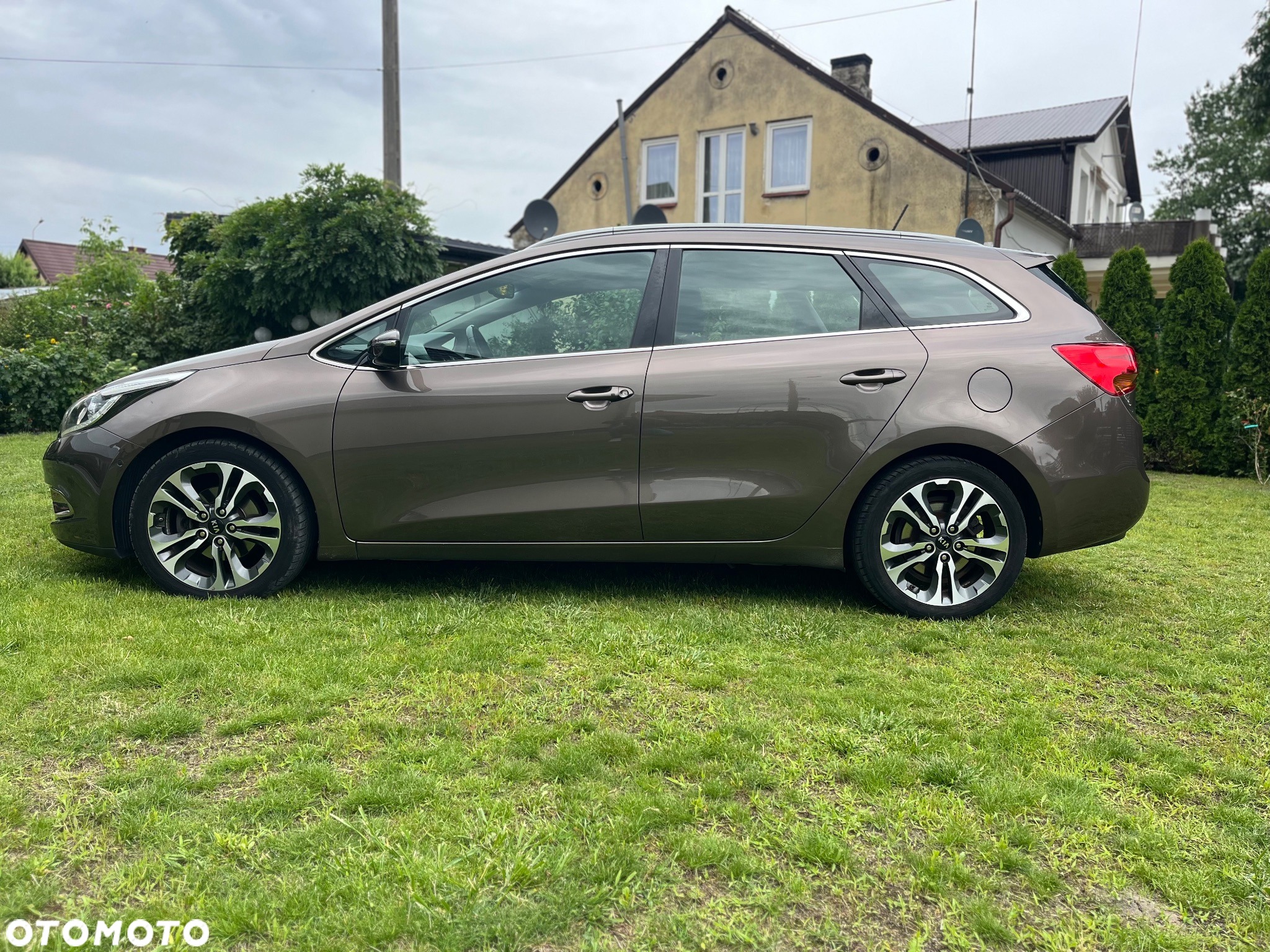 Kia Ceed 1.6 CRDi SW Spirit - 4