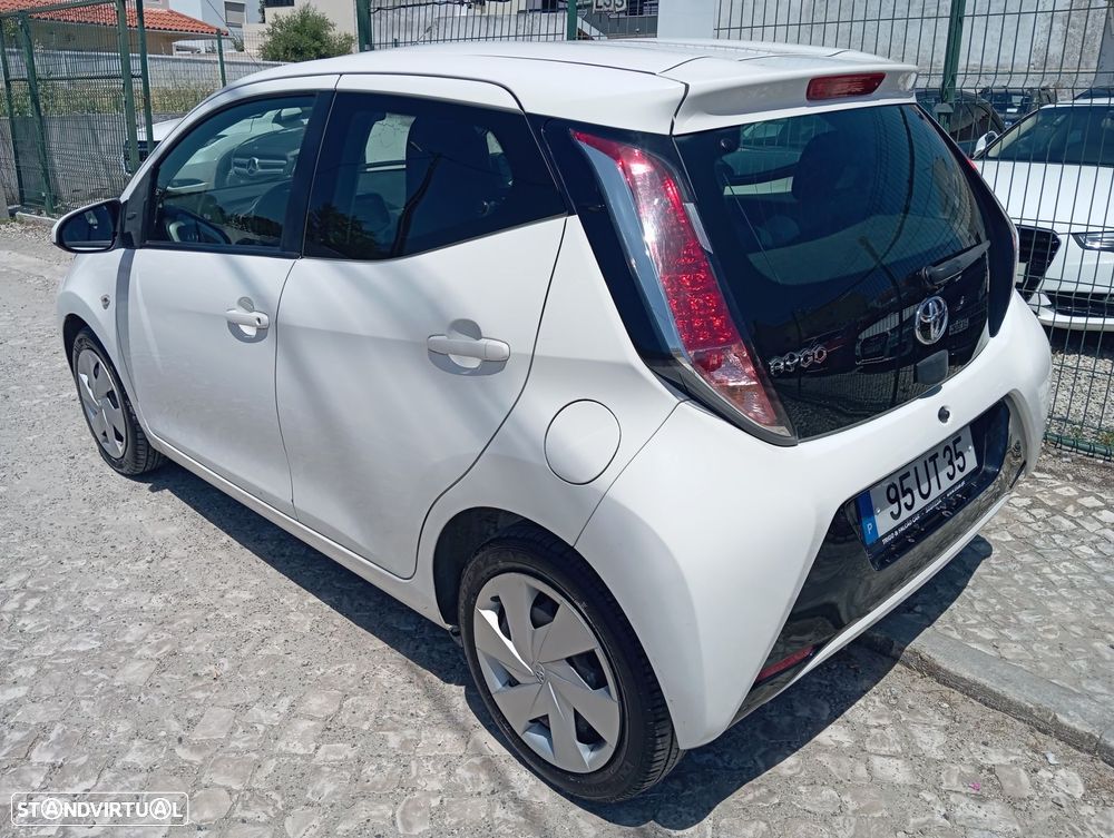 Toyota Aygo 1.0 X-Play+AC - 3