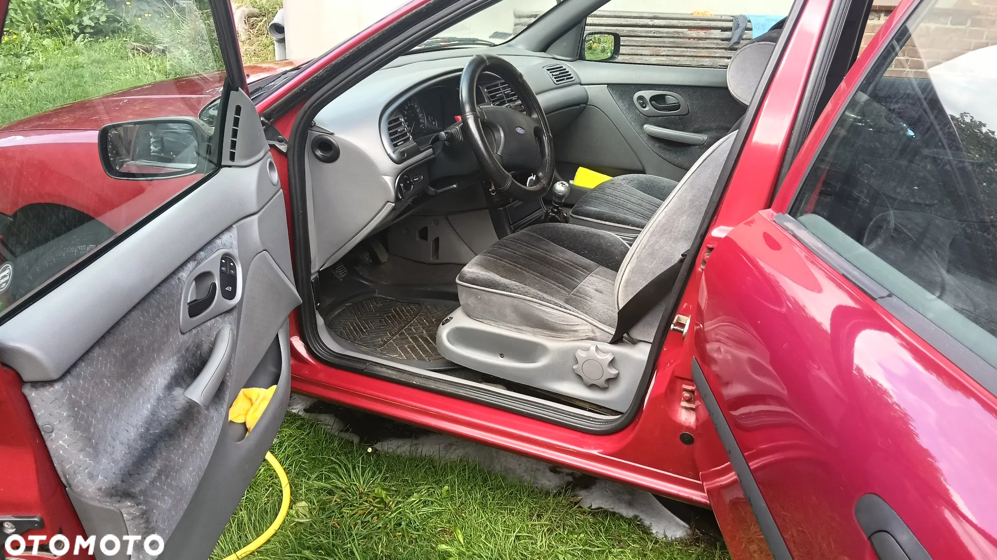 Ford Mondeo 1.6 GLX - 16