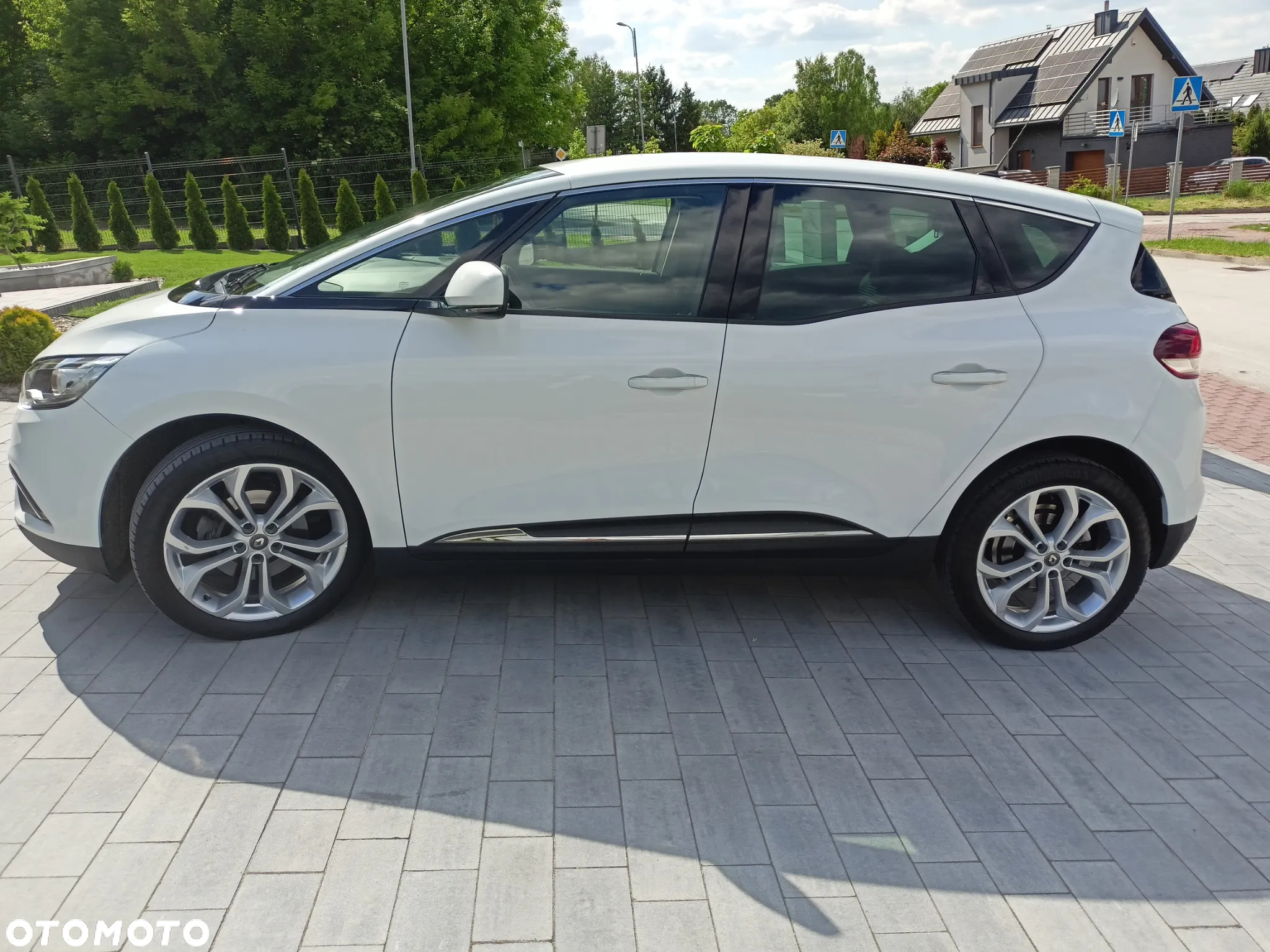 Renault Scenic 1.5 dCi Intens EDC - 9