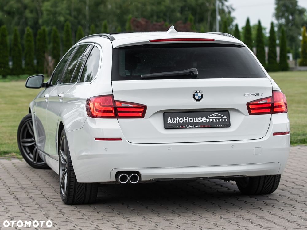 BMW Seria 5 528i Sport-Aut - 8