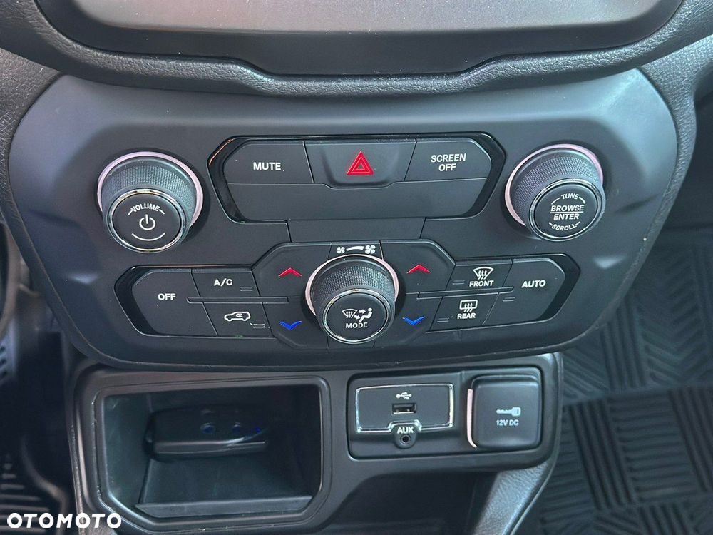 Jeep Renegade - 26