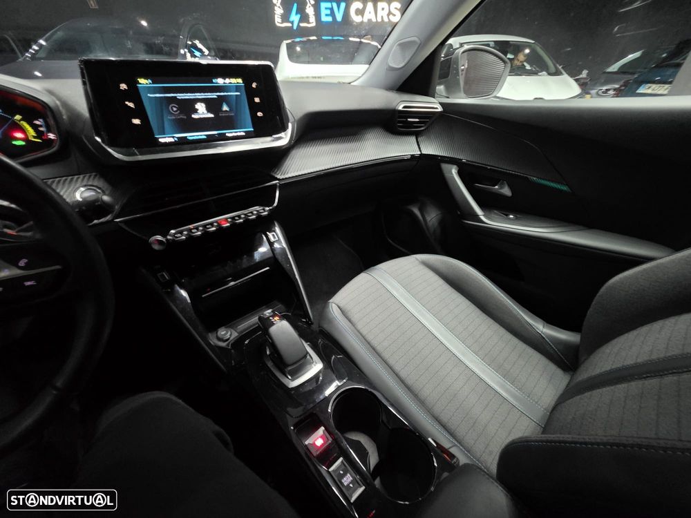 Peugeot e-2008 Allure Pack - 28