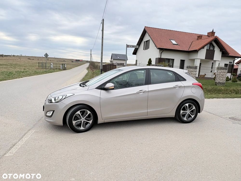 Hyundai i30 blue 1.6 CRDi Classic Navigation - 5