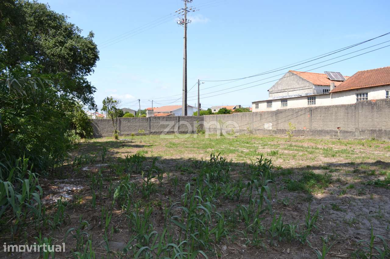 Terreno rústico com 885m2 - Grande imagem: 2/15