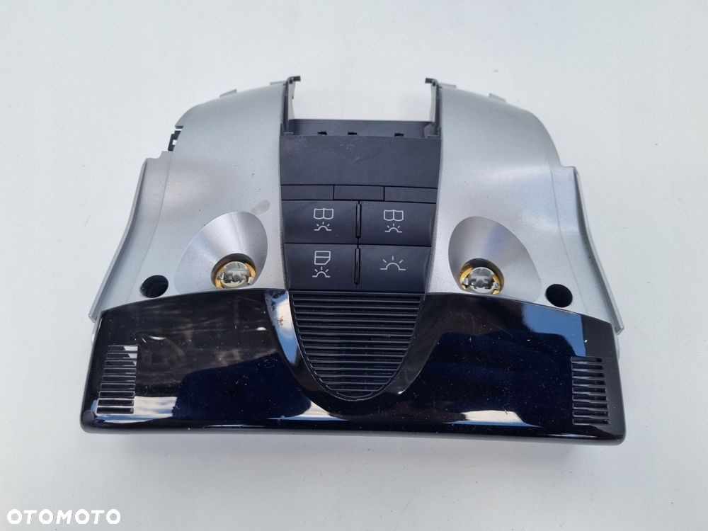 Mercedes SLK R171 LAMPKA OŚWIETLENIA KABINY Wnętrza A1718202401 - 1