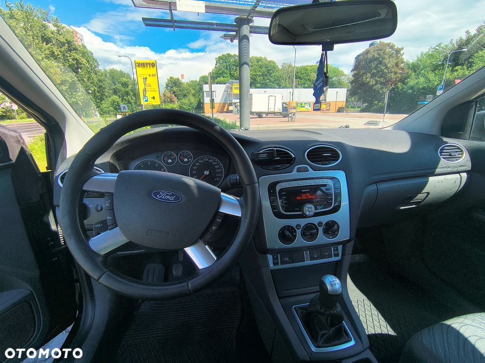 Ford Focus 1.6 Ambiente - 19