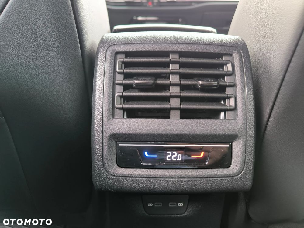 Volkswagen Golf 1.5 eTSI EVO Style DSG - 16