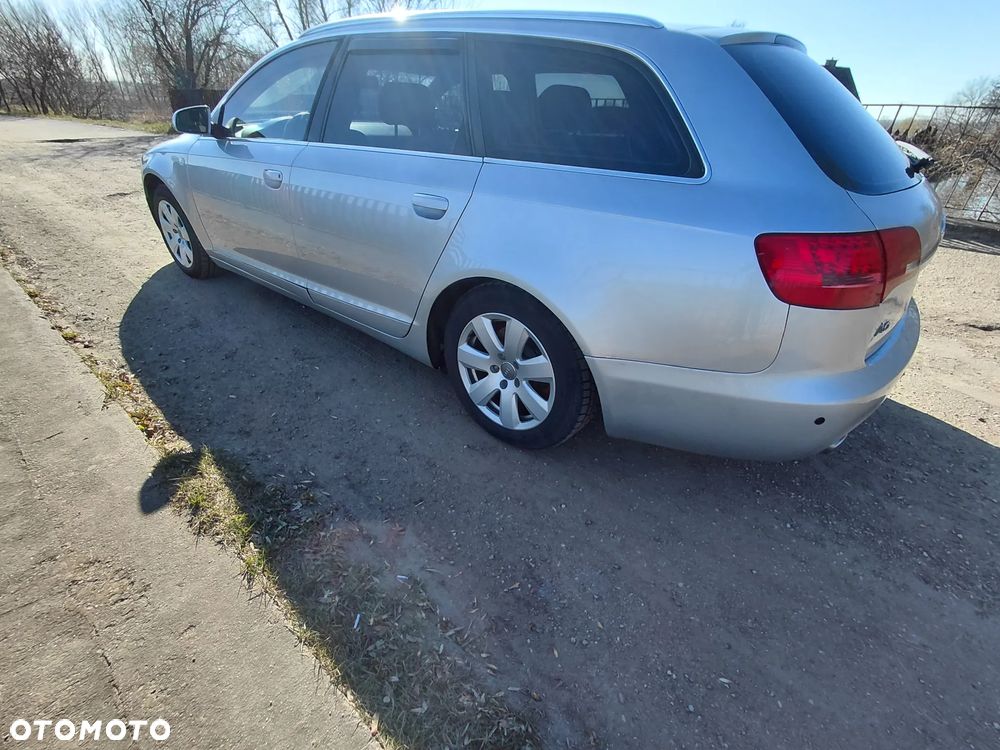 Audi A6 Avant 2.4 quattro - 32
