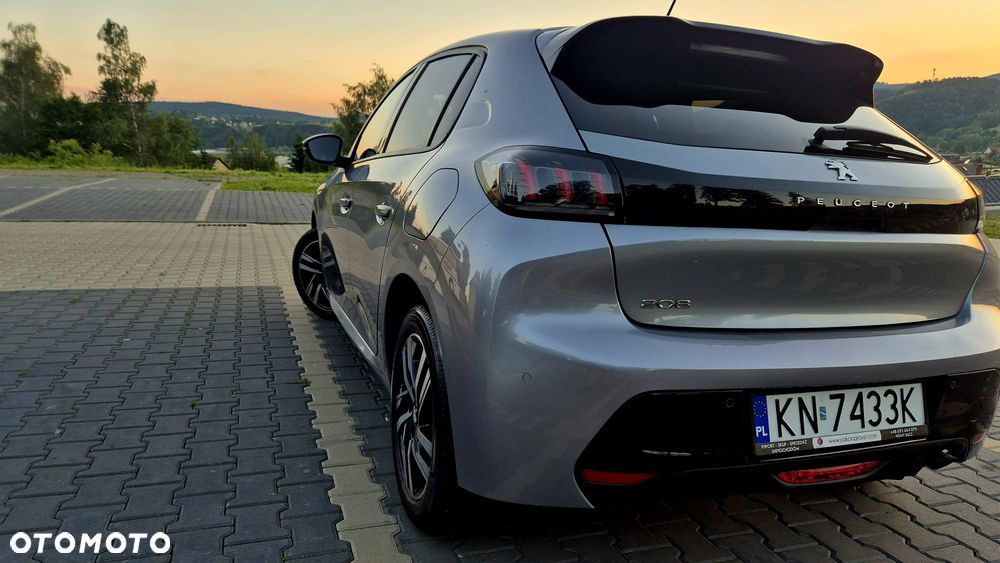 Peugeot 208 PureTech 100 EAT8 Allure - 9