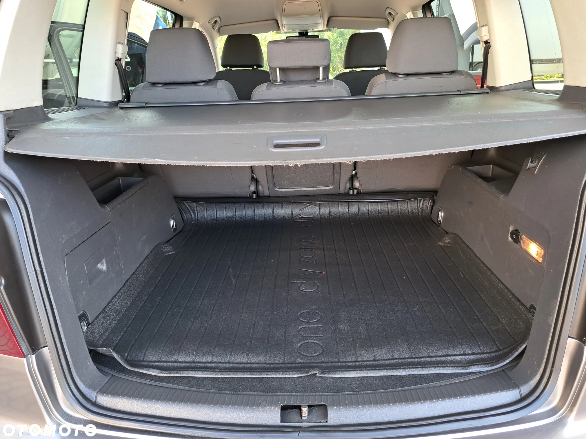 Volkswagen Touran - 30
