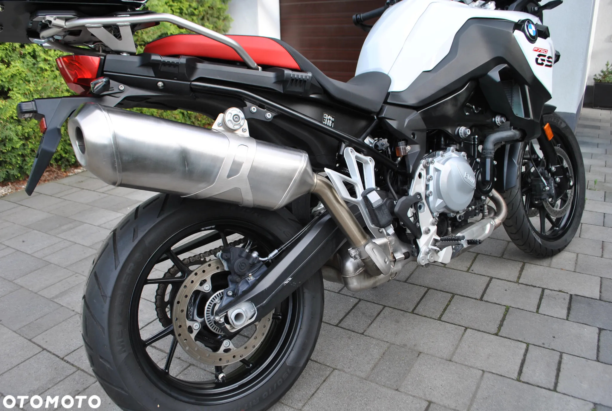 BMW F - 4