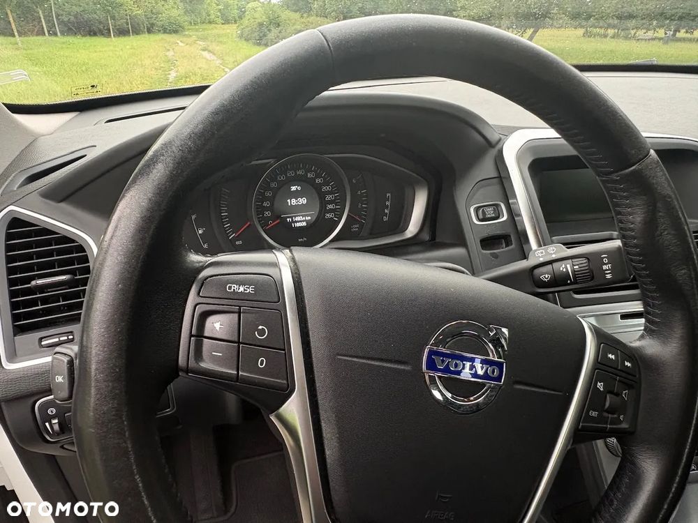 Volvo XC 60 D4 AWD Momentum - 5