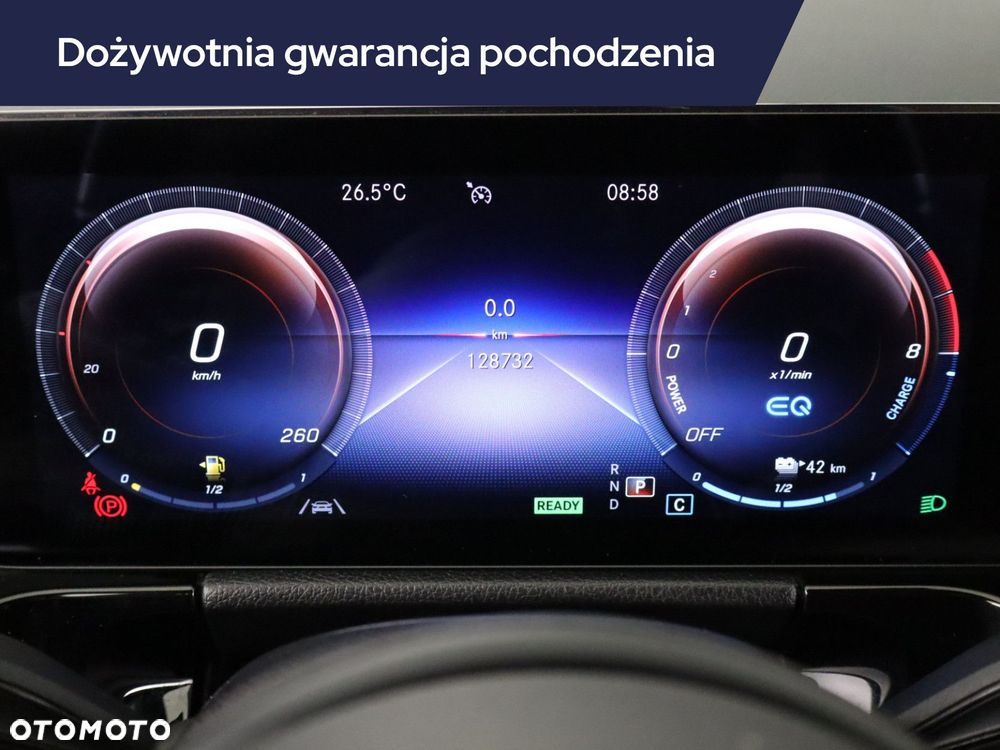 Mercedes-Benz GLA - 13