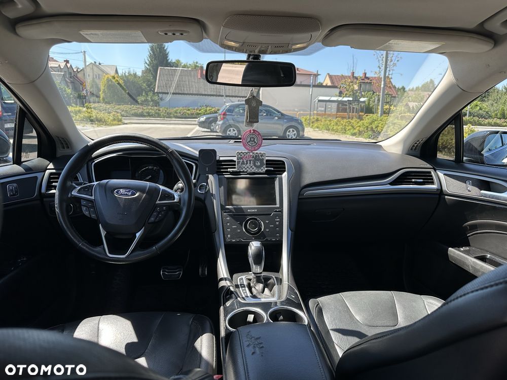 Ford Fusion - 4