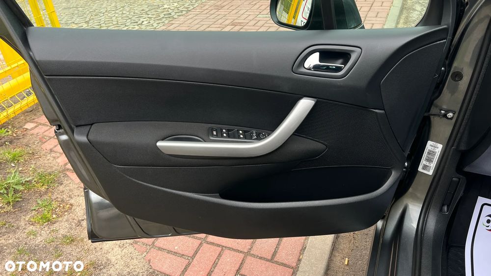 Peugeot 308 HDi FAP 110 EGS6 Platinum - 28