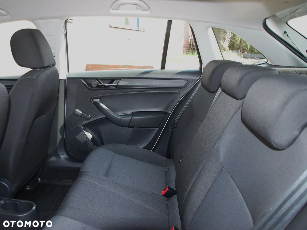 Skoda RAPID 1.0 TSI Active - 9