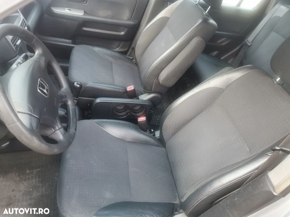 Honda CR-V 2.0i S - 10