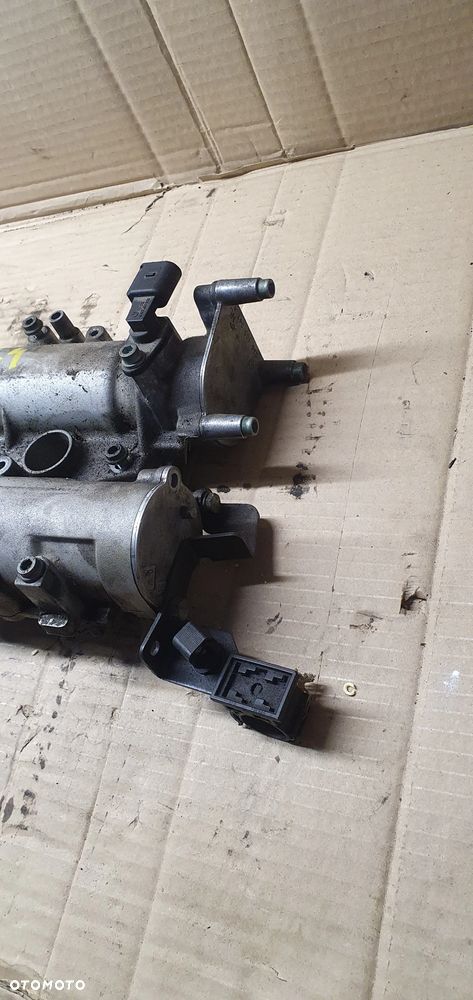 Pokrywa zaworów dekiel wałki rozrządu VW New Beetle 1.4 16V 036103475AQ - 4