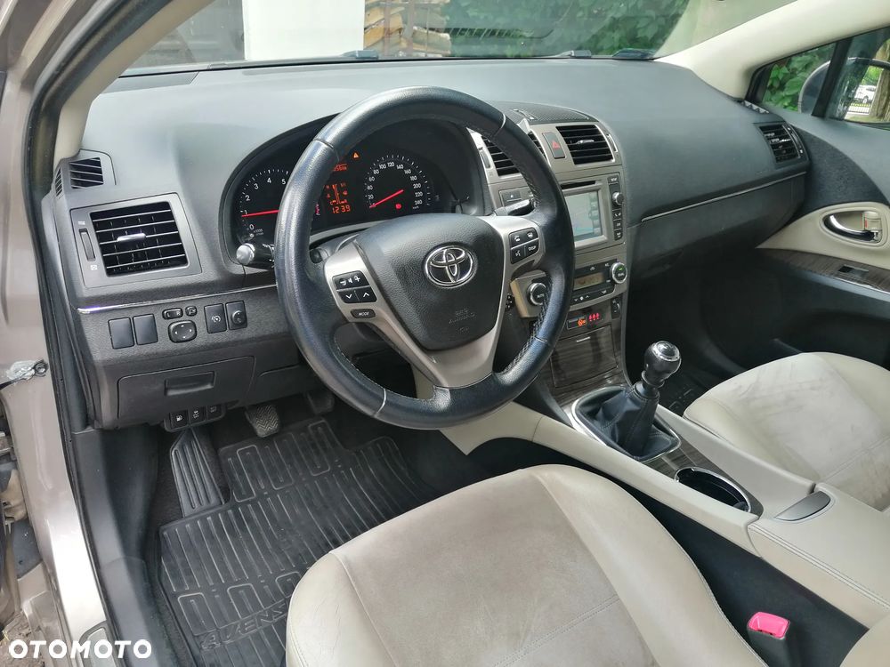 Toyota Avensis 1.8 Prestige - 27