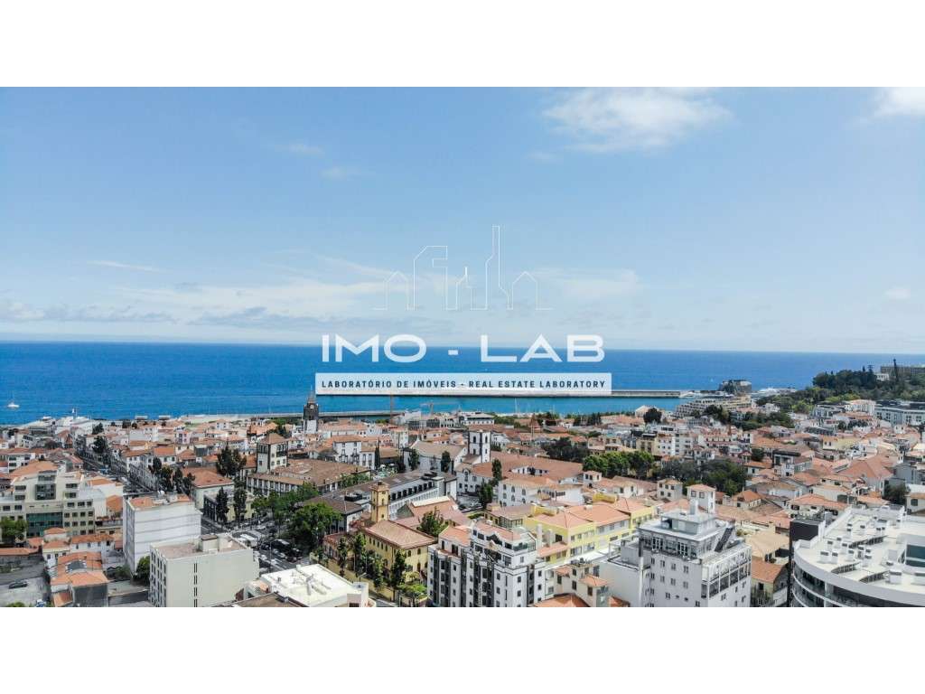 Prédio no centro do Funchal - ZONA ARU! - Grande imagem: 4/51