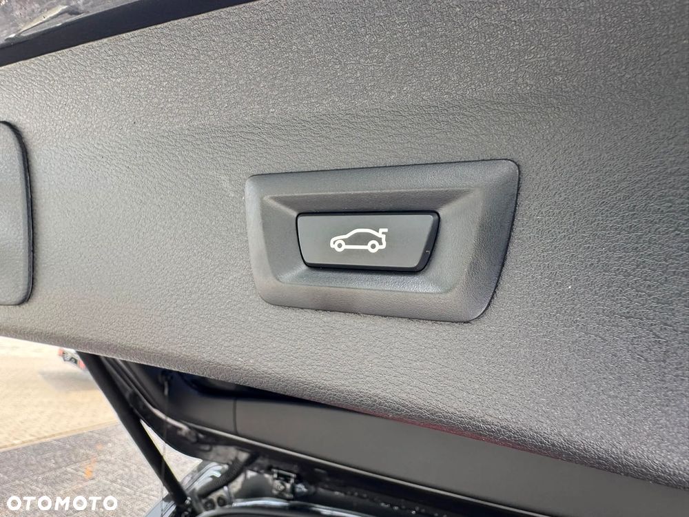 BMW X1 sDrive20i Advantage - 10