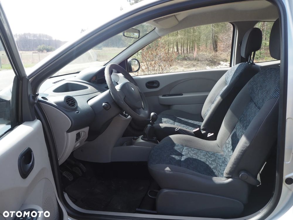 Renault Twingo 1.2 8V Authentique - 7