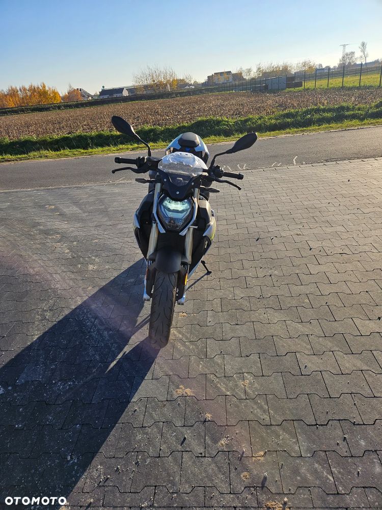 BMW S - 4