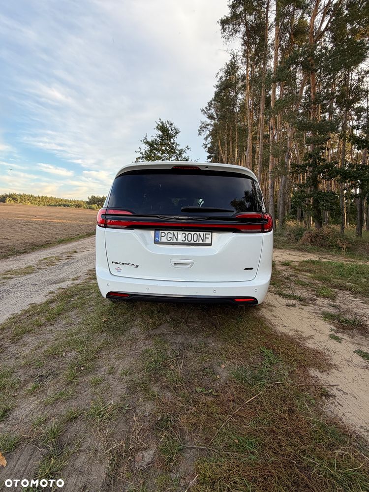 Chrysler Pacifica - 5