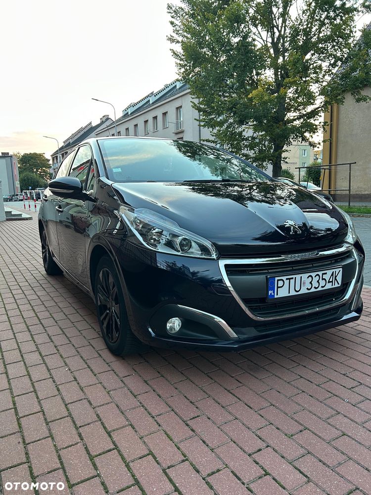 Peugeot 208 2017 photo 3