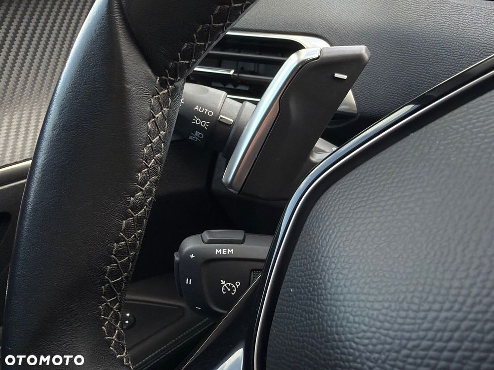 Peugeot 3008 1.5 BlueHDi Allure Pack S&S EAT8 - 19