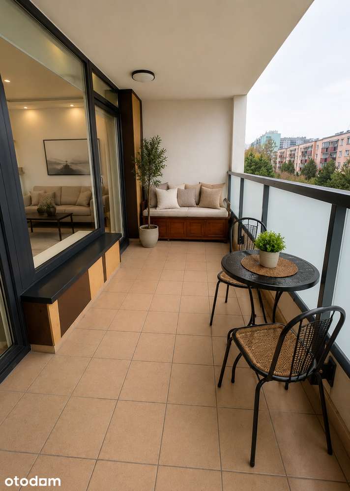 52 m / duży balkon / cisza / blisko metra / gotowe do wprowadzenia