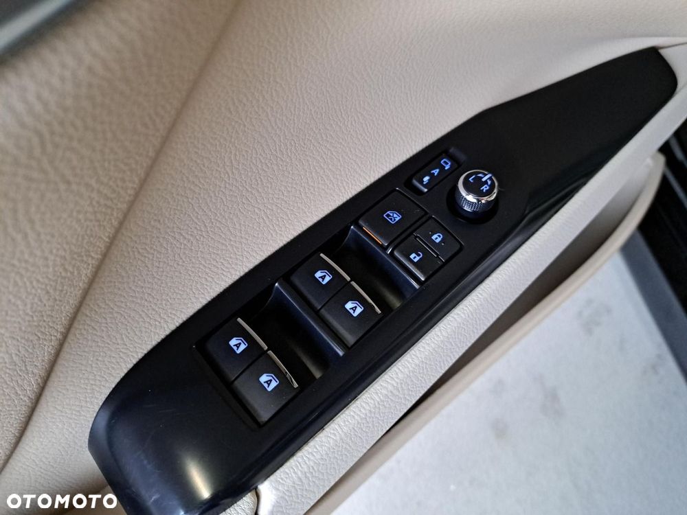 Toyota Camry 2.5 Hybrid Executive CVT - 36