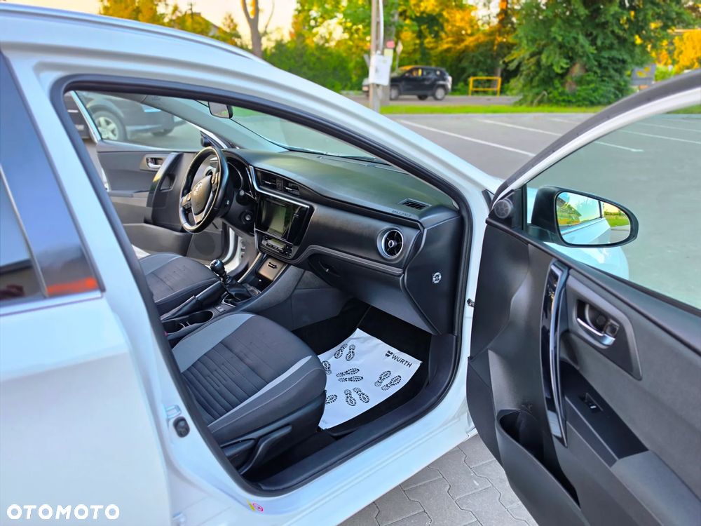 Toyota Auris 1.6 D-4D Premium - 15