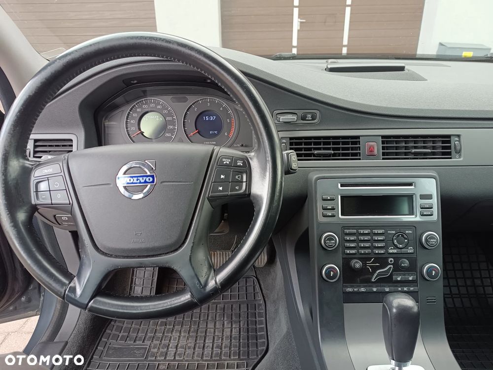 Volvo V70 2.4D Momentum - 26