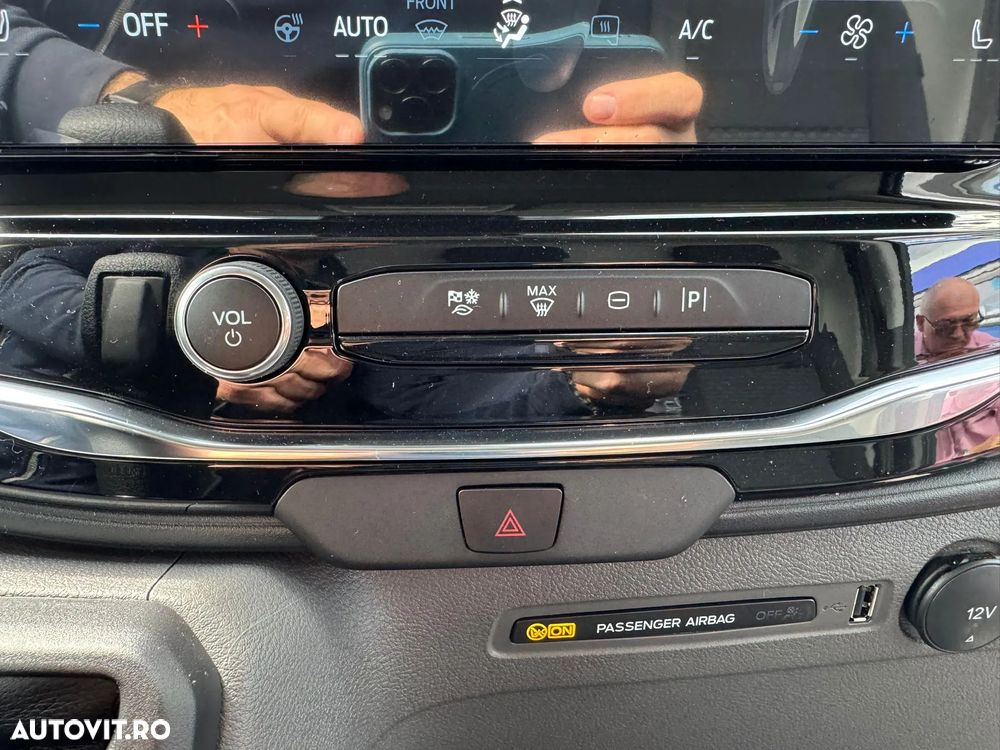 Ford TRANSIT VAN - 19