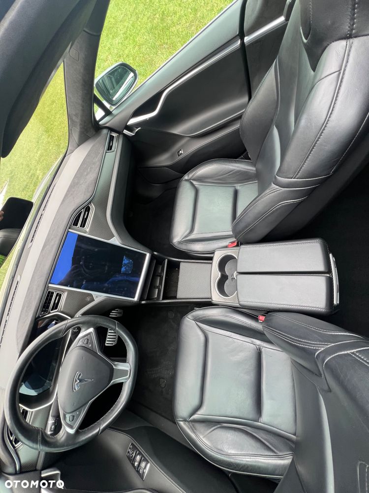 Tesla Model S Performance - 12