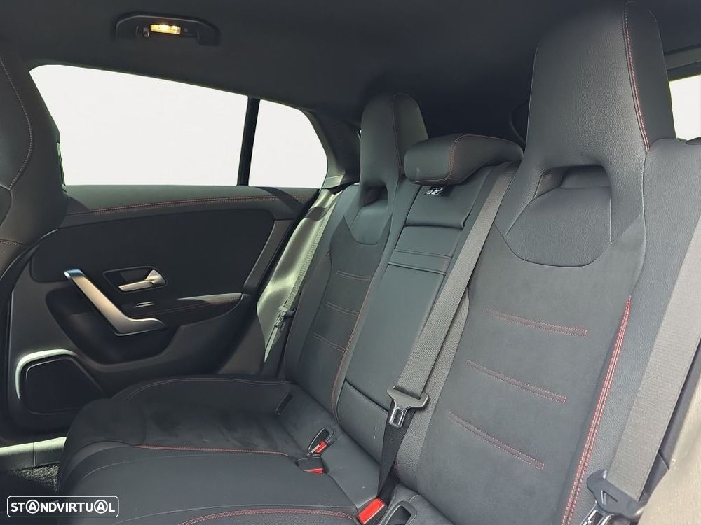 Mercedes-Benz CLA 180 - 15