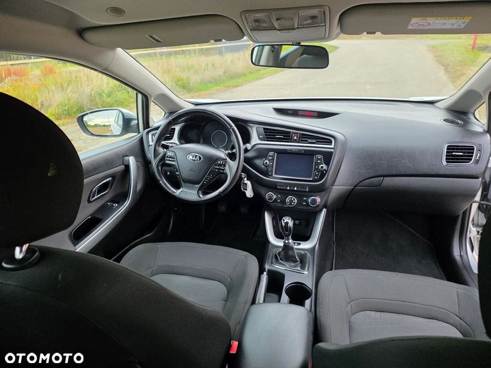 Kia Ceed - 12