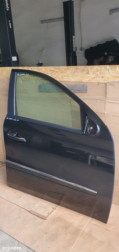Drzwi prawy przód przednie prawe Mercedes ML W164 C197 - 3