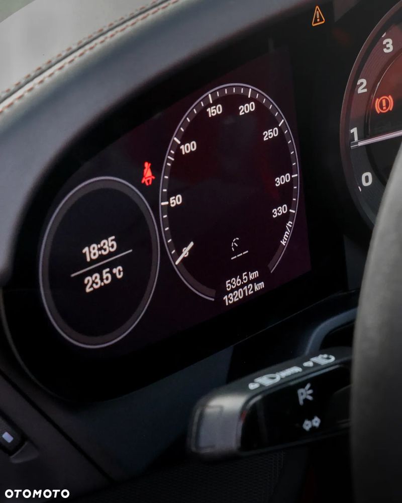 Porsche 911 Carrera 4 Cabrio - 25