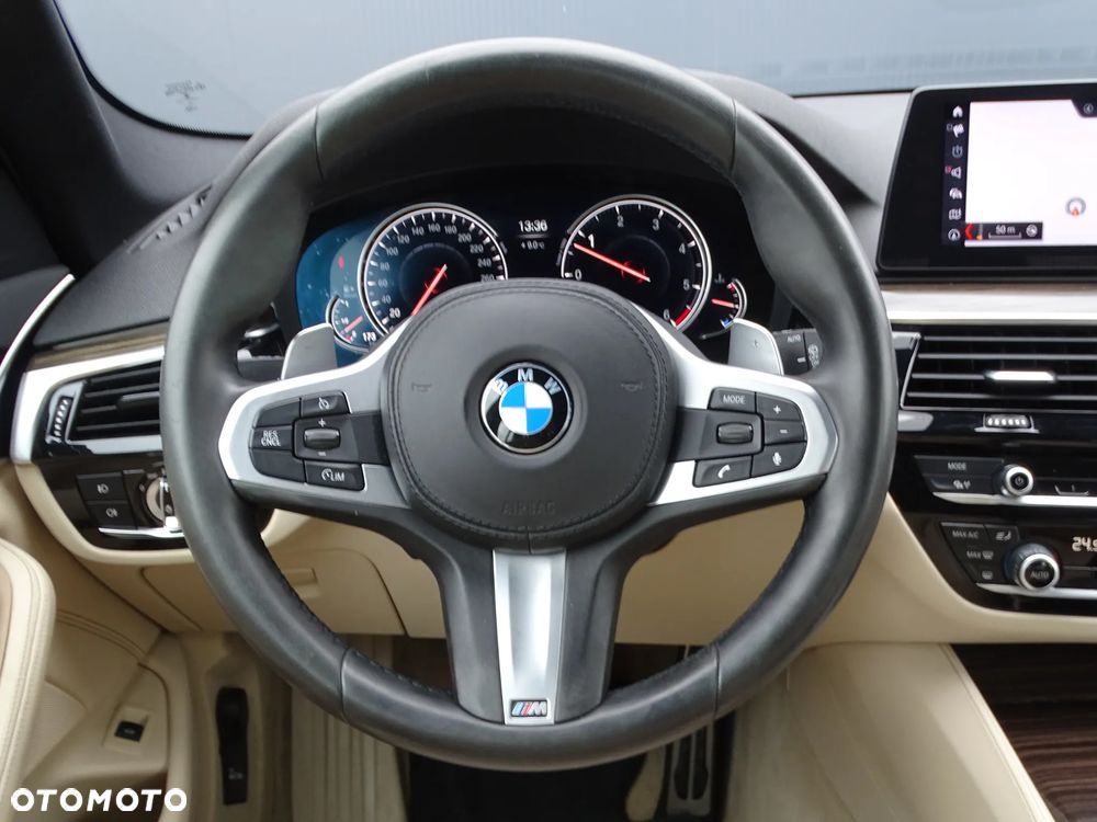 BMW Seria 5 530d xDrive M Sport sport - 12