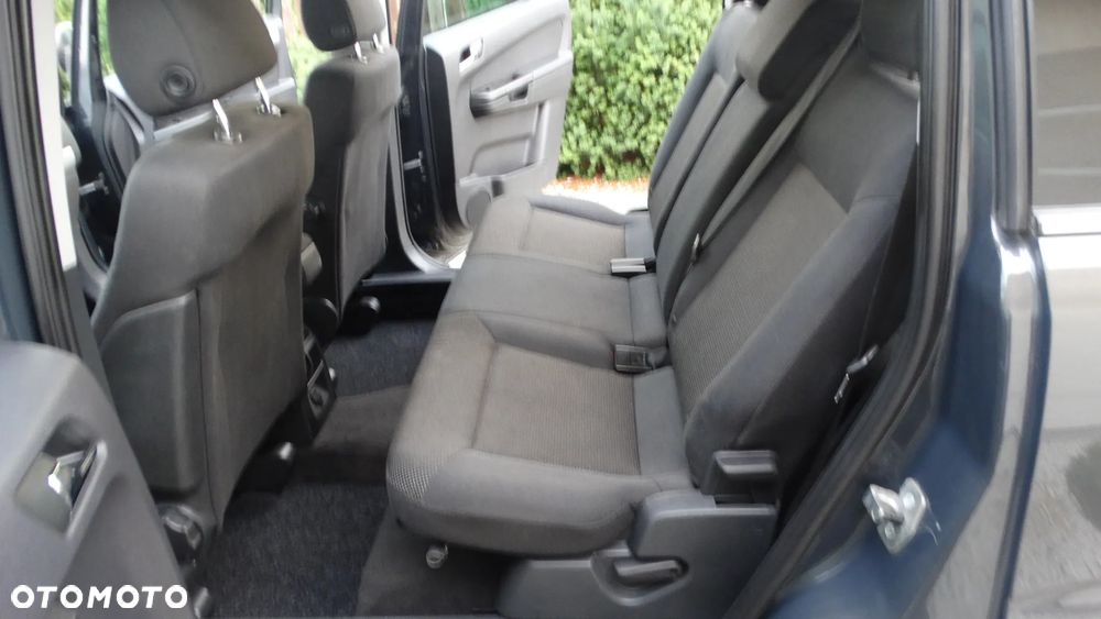 Opel Zafira 1.8 Cosmo - 17