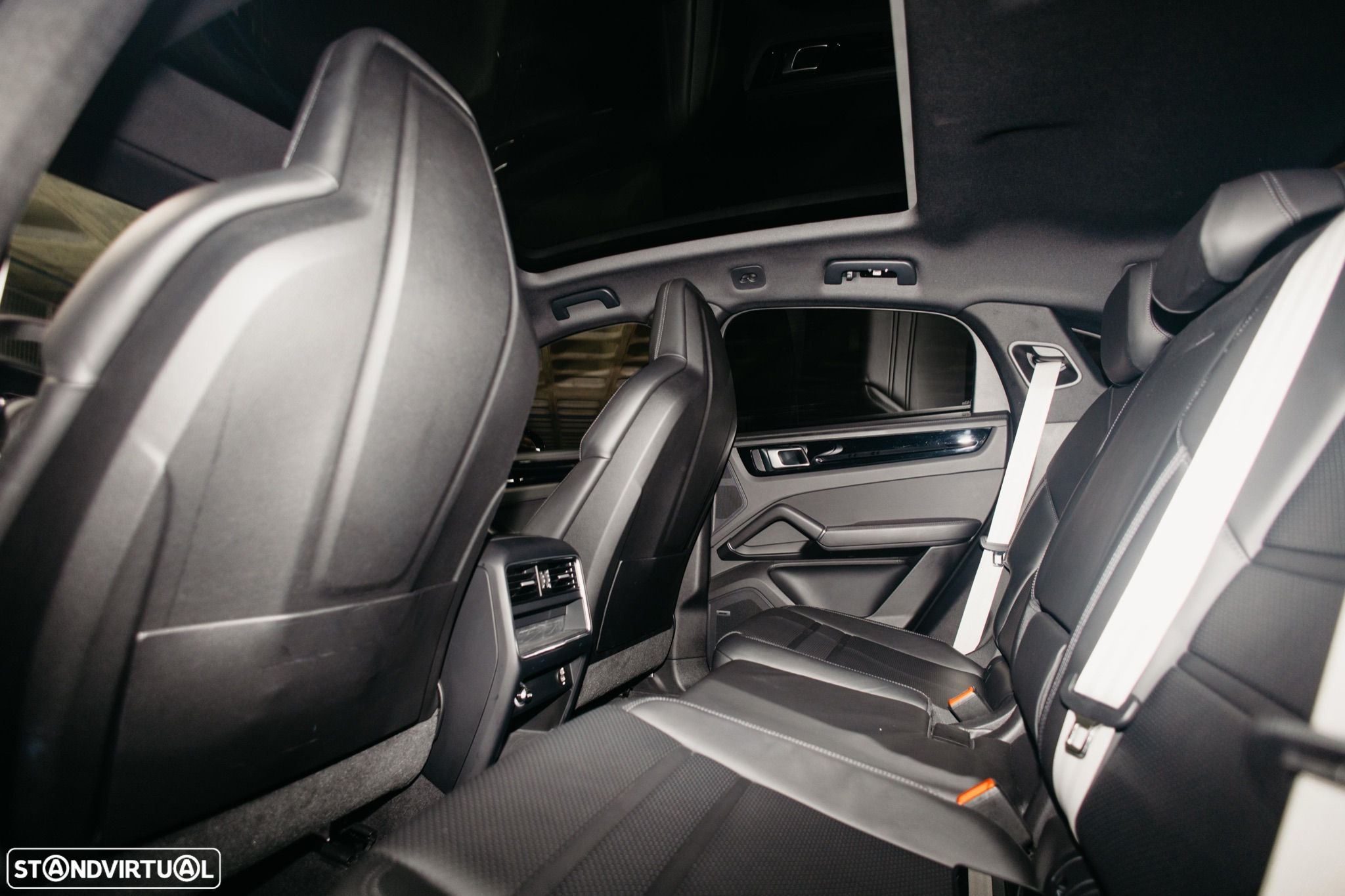 Porsche Cayenne Coupé E-Hybrid Platinum Edition - 22