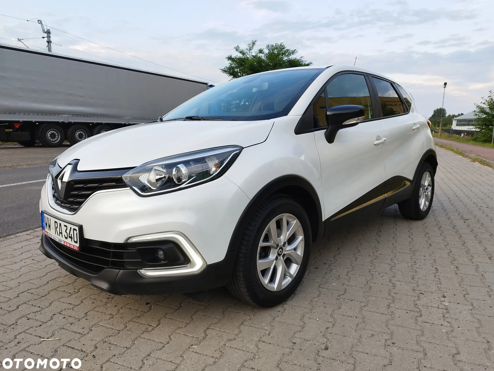 Renault Captur 0.9 Energy TCe Life EU6 - 19