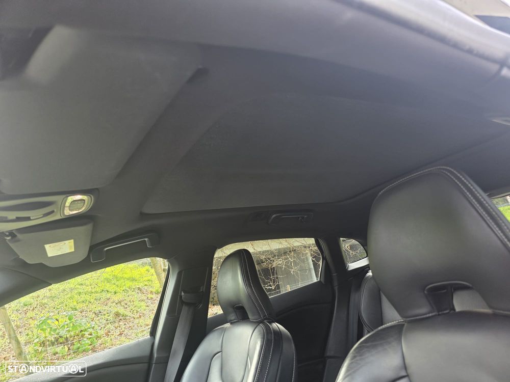 Volvo V40 2.0 D2 R-Design - 13